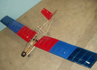 カラス型人力飛行機模型