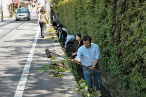 用水路の清掃風景