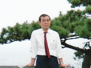 東教授