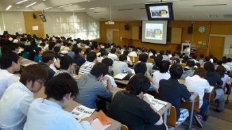 学生対象の講習会の様子の写真です