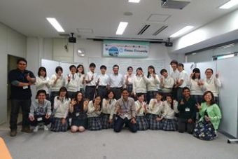 大阪市立咲くやこの花中学校の修学旅行のみなさんが留学生と共に俳句作りを楽しみました 5月13日 水 愛媛大学