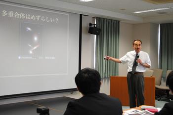 記者会見の様子