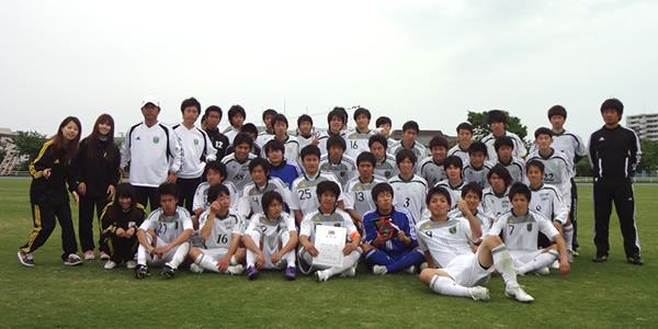 愛媛大学サッカー部員一同