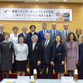 シンポジウム講演者等の集合写真です