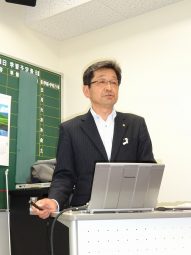 小澤和樹氏（愛媛県教育委員会）の写真です