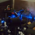 本研究で用いたCO2レーザー両面加熱システムの写真です