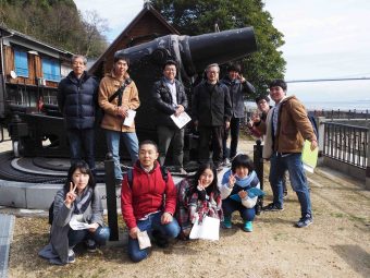 ゼミ学生との現地調査の写真です