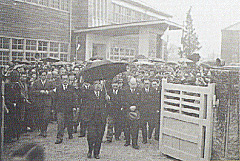 Emperor Showa visiting Ehime University (1950, courtesy of Tsuneko Shirata)