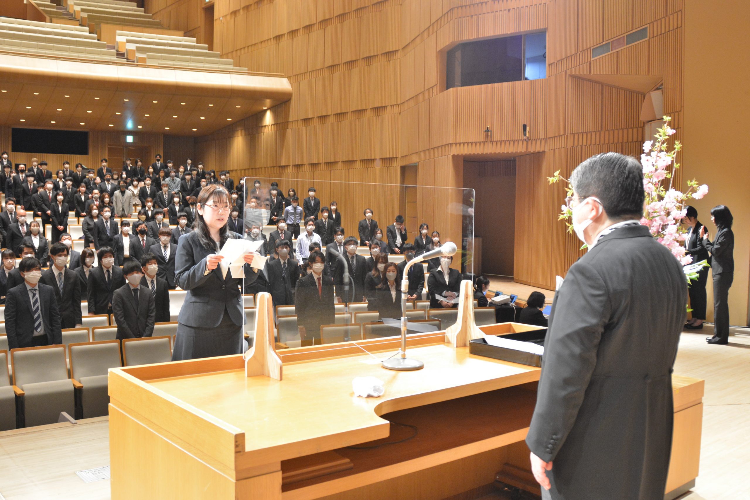 大学院入学生総代の上田さん