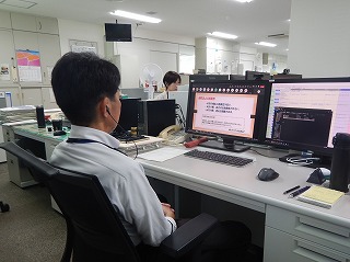 聴講する参加者の様子