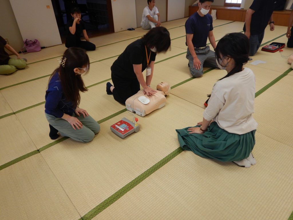 AEDによる心肺蘇生法の練習