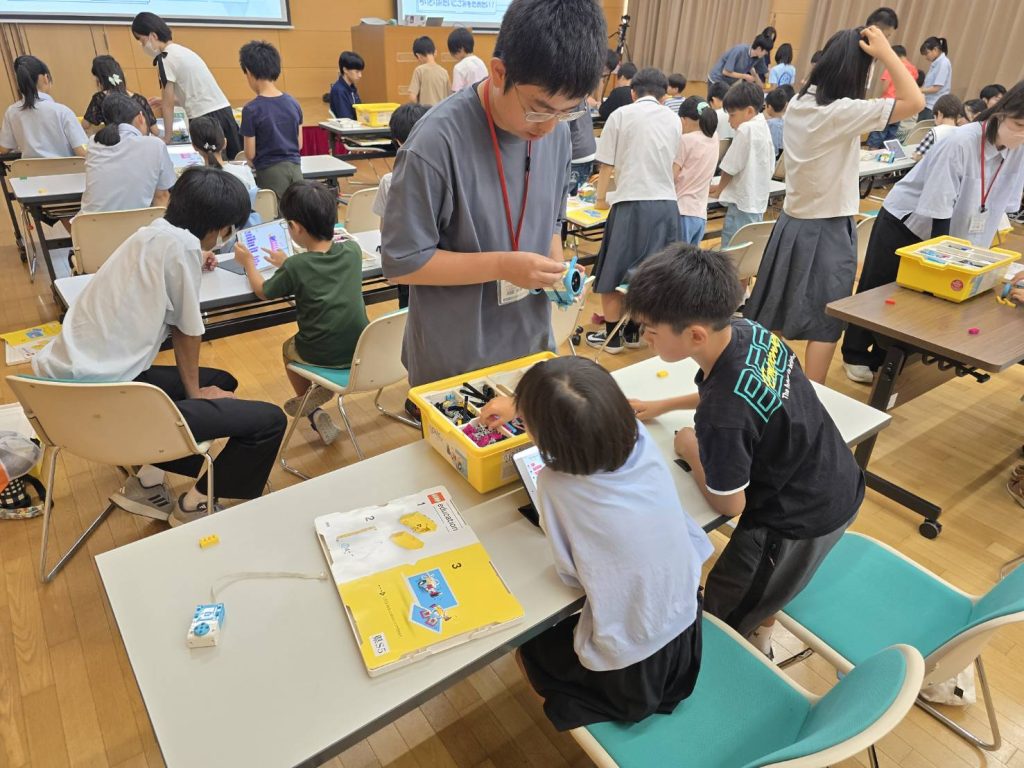 レゴブロック組み立ての様子