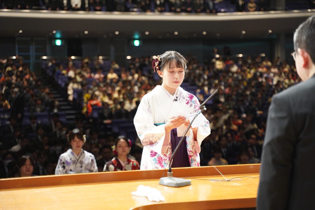 大学院修了生総代　柚山さんの答辞