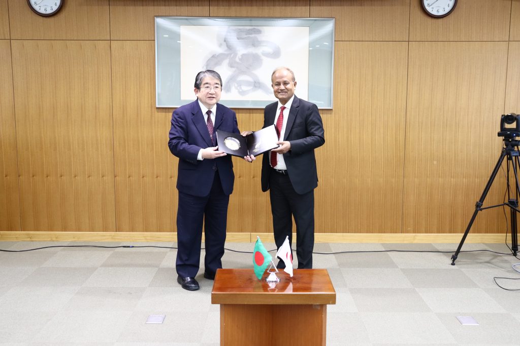 仁科学長とA.B.M. Obaidul Islam学長